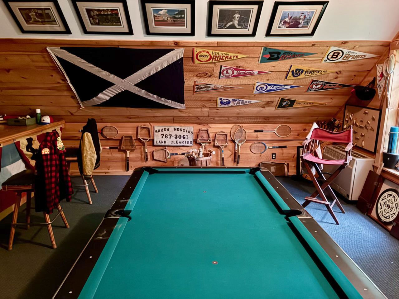 the corner of the bar, poking in